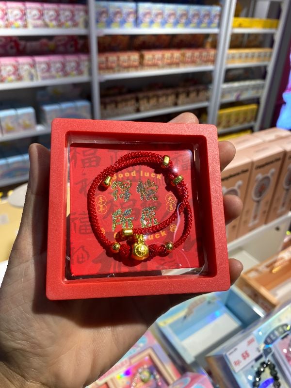 Tali Merah Keberuntungan (Campuran Dua Jenis)