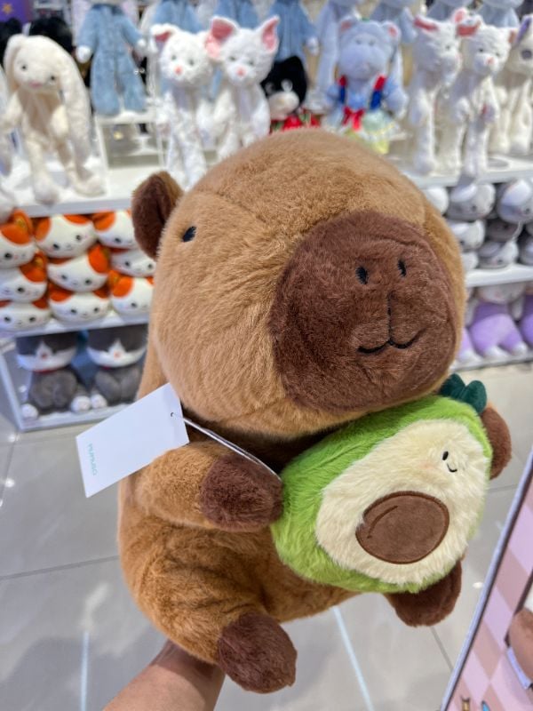 Boneka Hewan 35 cm (Kapibara dengan Alpukat)
