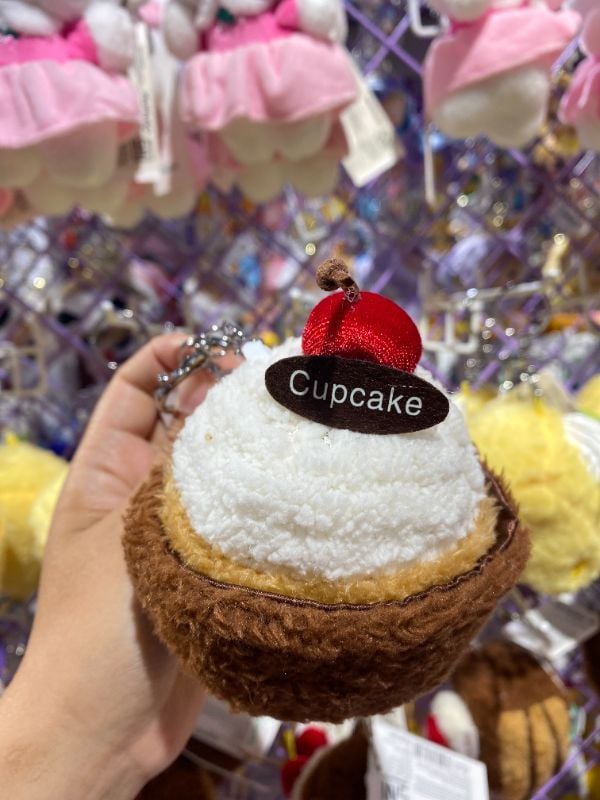 Gantungan Boneka Bulu Cupcake