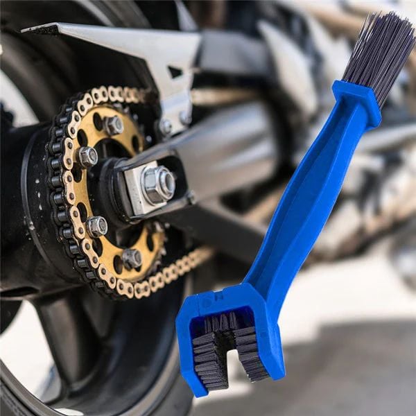 Motorcycle & Bicycle Chain Cleaning Brush – 3D Multi-Angle Nylon & ABS Bike Chain Cleaner with Soft Bristles, Rubber Bumper & Comfortable Grip