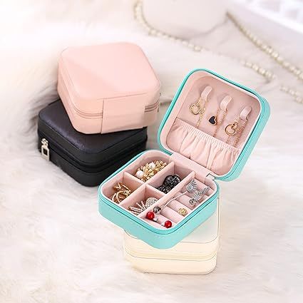 Zuha Faux Leather Mini Jewelry Travel Case,Small Travel Jewelry Organizer, Portable Jewelry Box Travel Mini Storage Organizer Portable Display Storage Box For Rings Earrings Necklaces Gifts (Pink)