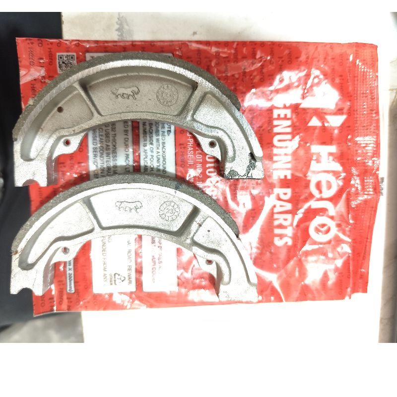 Hero Genuine Brake Shoe / Brake Pad – Confident Braking for Splendor Plus, HF Deluxe, HF Dawn, Splendor Pro, Splendor NXG & Impulse -