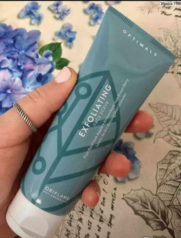 Exfoliating Face Scrub