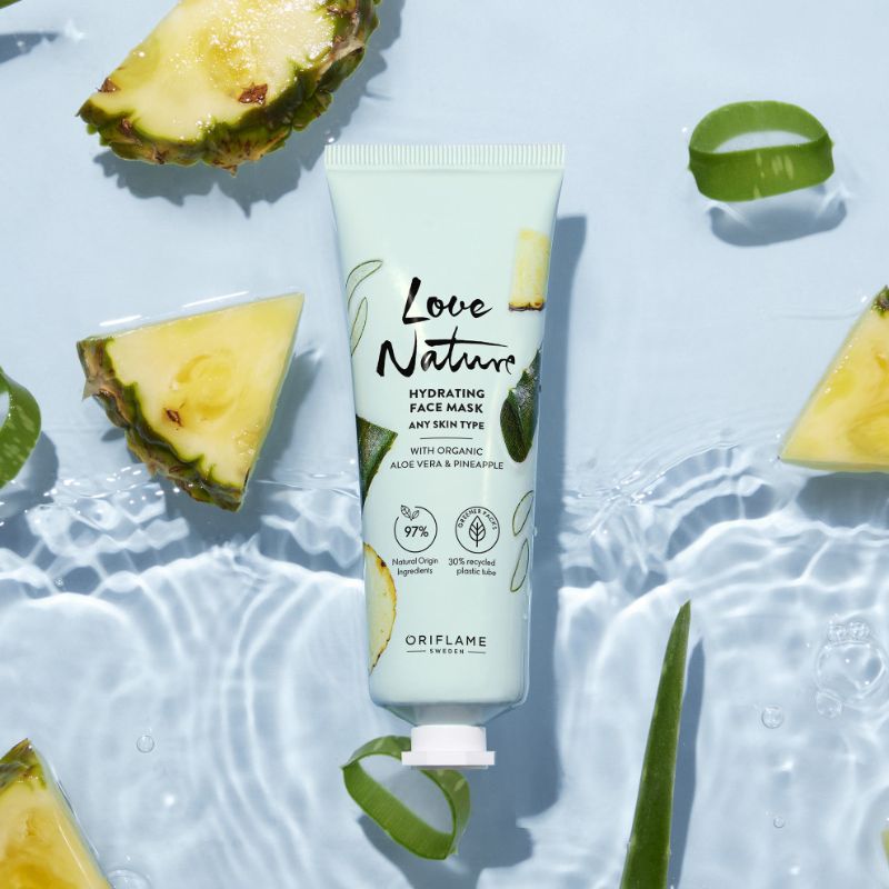 Hydrating face mask with Aloe Vera and pineapple