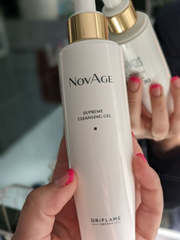 Novage Refresh Gel cleanser