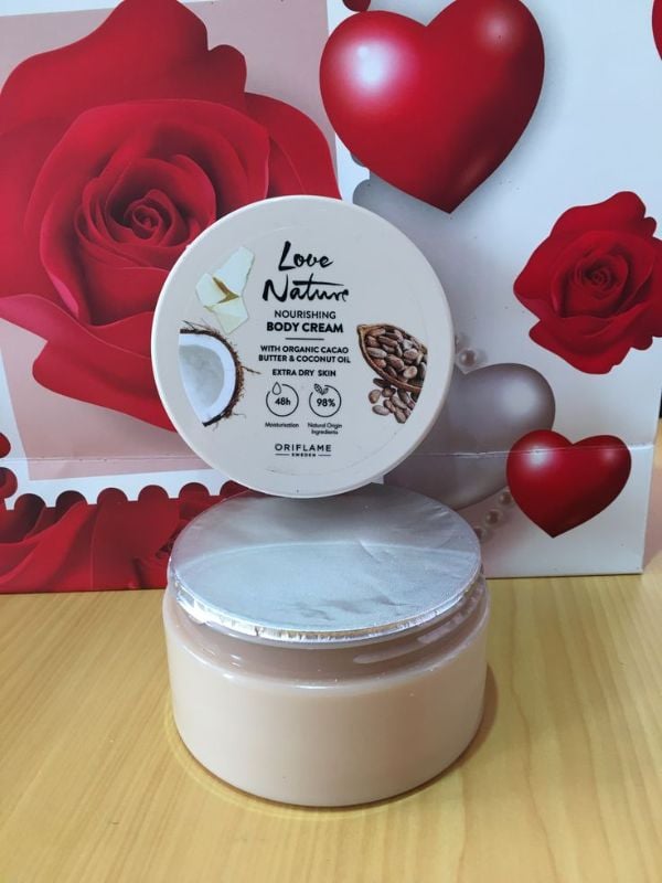 Nourishing Body Cream with Organic Cacao Butter & Coconut Oil