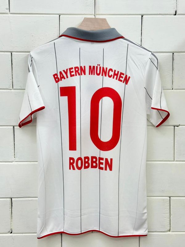HALF SLEEVE EMBROIDERY 
MASTER COPY BAYERN MUNCHEN FANTASY KIT🌟  PLAYER-ROBBEN 🔟