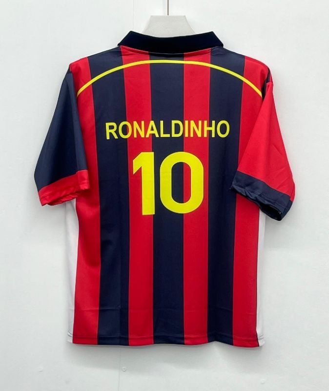 BARCELONA  VINTAGE🔥
RONALDINHO 🔟✨️