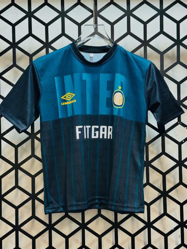 INTER SPECIAL KIT FIVESLEEV
RUMMENIGGE✨