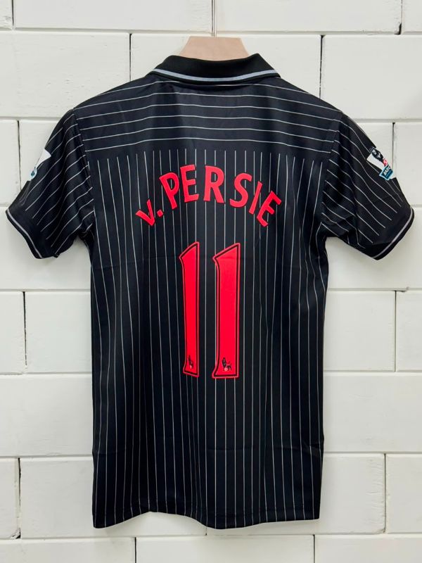 HALFSLEEV COLLAR EMBROIDERY 
ARSENAL AWAY
V PERSIE1️⃣1️⃣