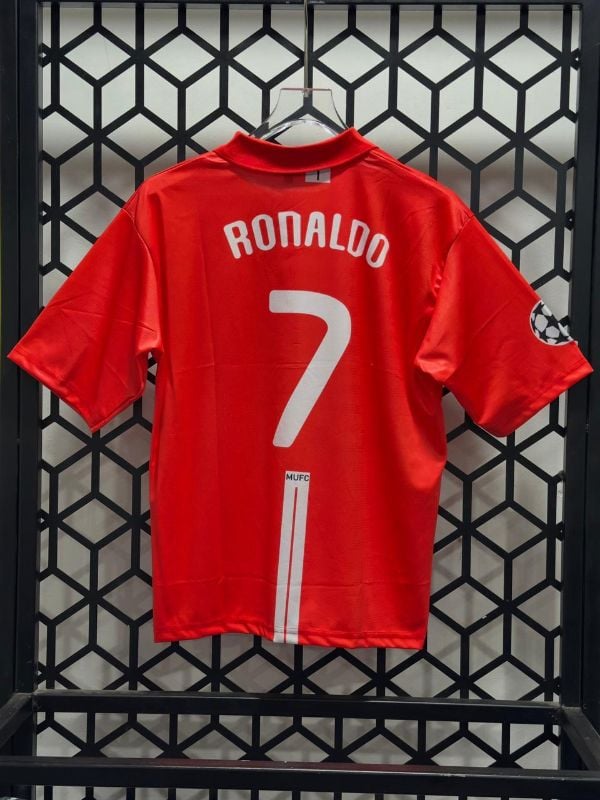 MAN-UNITED
RONALDO 7⃣✨