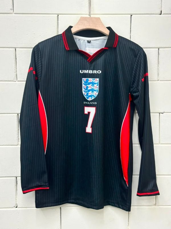 JS ENGLAND  VINTAGE KIT
PLAYER- BECKHAM 7️⃣ ✨