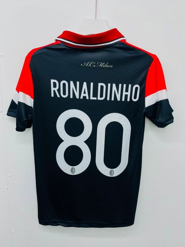 AC MILAN AWAY
RONALDINHO 8⃣0⃣