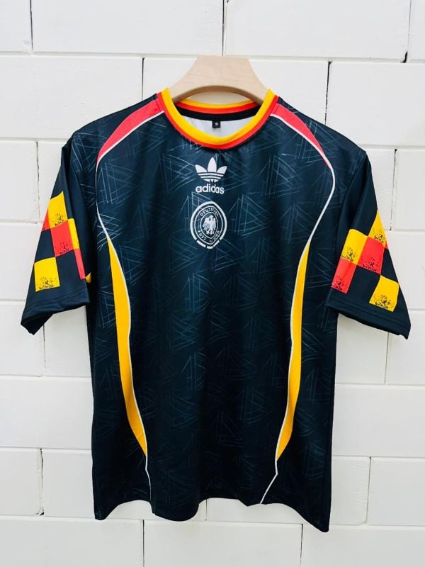 GERMANYSPECIAL KIT
PLAYER-BECKENBAUER✨