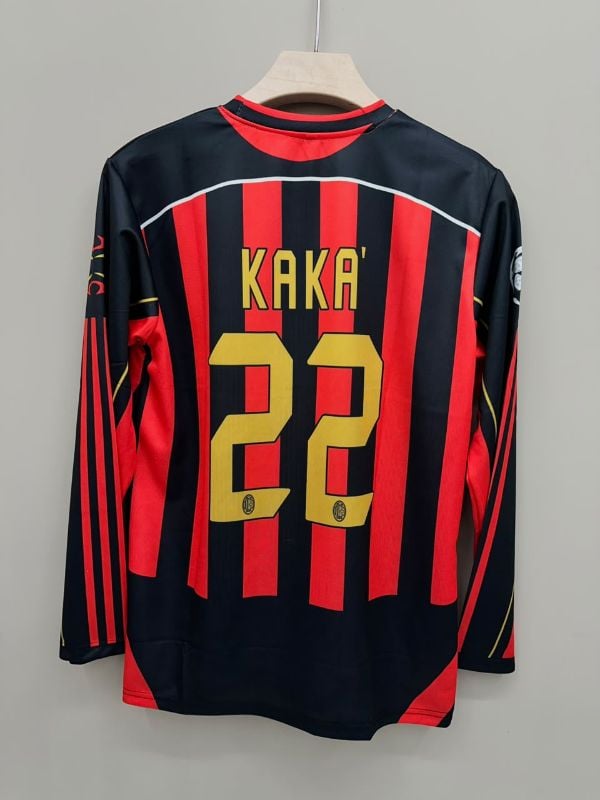 AC MILAN RETRO KIT ⚡
KAKÁ 22 💥