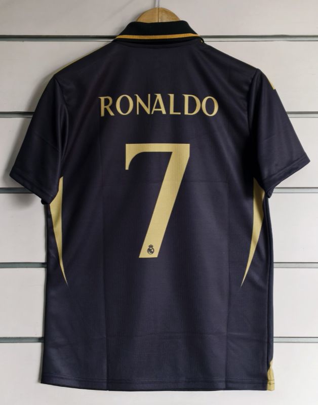 HALF SLEEVE EMBROIDERY 
MASTER COPY REAL MADRID VINTAGE FANTASY KIT🌟 RONALDO 7️⃣ ✨