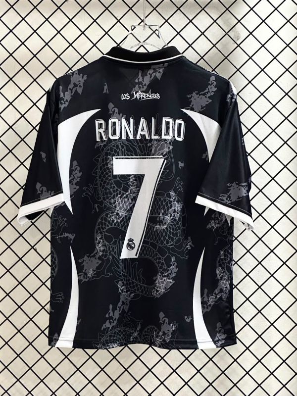 REAL MADRID DRAGON EDITION 🐉 
RONALDO7️⃣ 💥