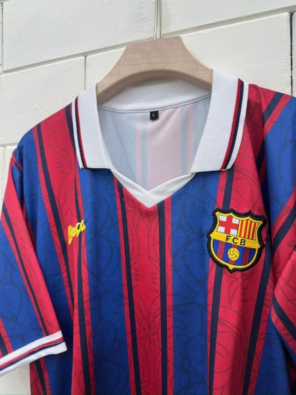 COLLAR EMBROIDERY FIVESLEEV
BARCA SPECIAL KIT
PLAYER- CRUYFF9️⃣✨