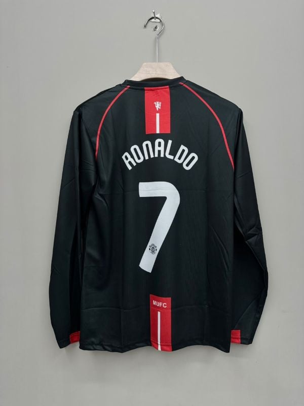 UNITED RETRO KIT 💫
RONALDO 7️⃣⚡