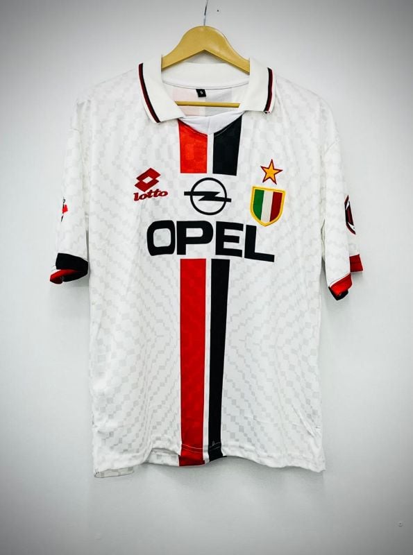 AC MILAN KIT