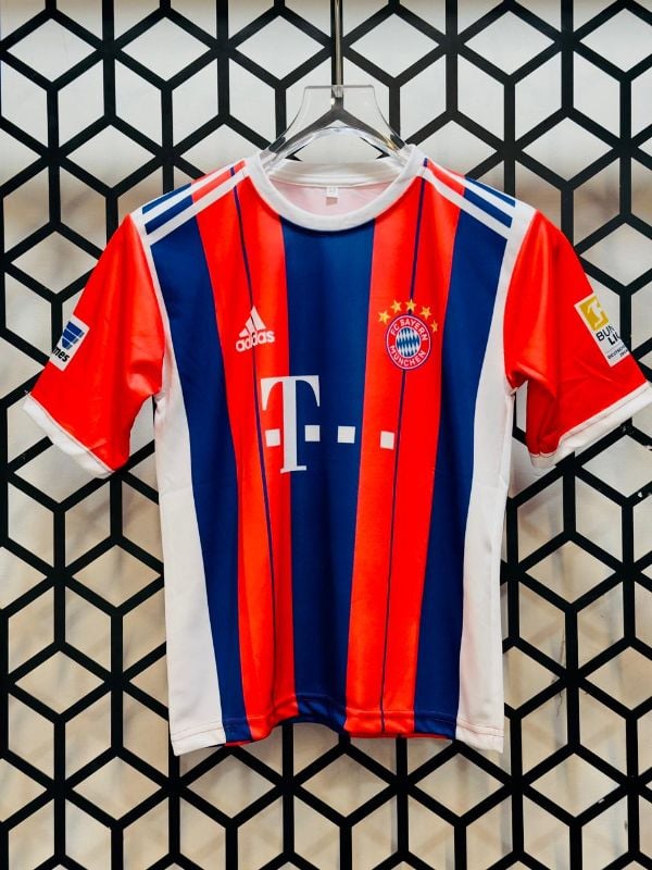 JS KIDS 
BAYERN RETRO FIVESLEEV
KROSS3⃣9⃣✨