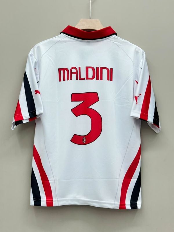 AC MILAN RETRO KIT ✨
MALDINI 3️⃣⚡