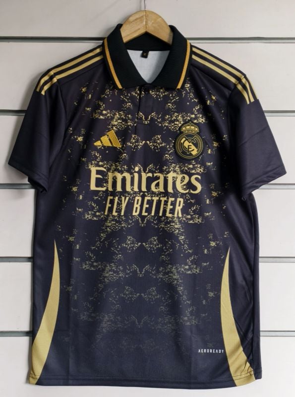 HALF SLEEVE EMBROIDERY 
MASTER COPY REAL MADRID VINTAGE FANTASY KIT🌟 RONALDO 7️⃣ ✨