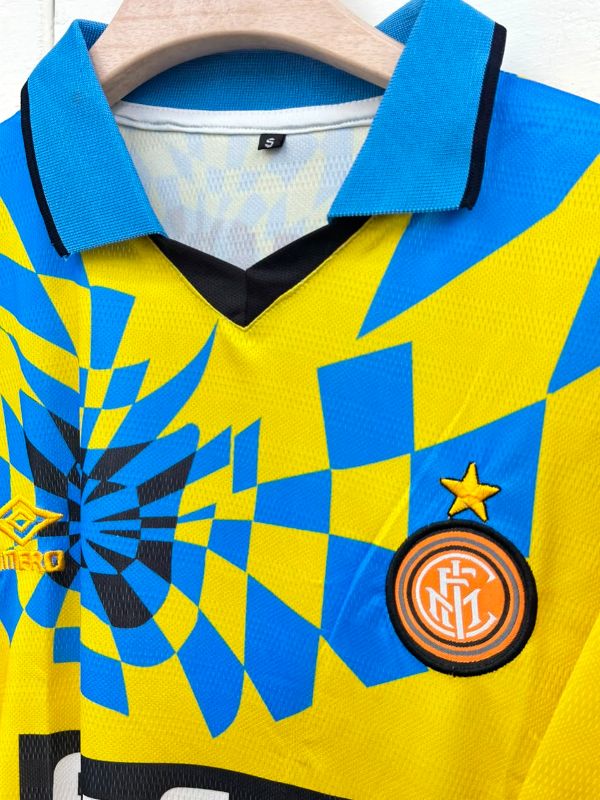 INTER MILAN COLLAR
EMBROIDERY 
BREHME3️⃣