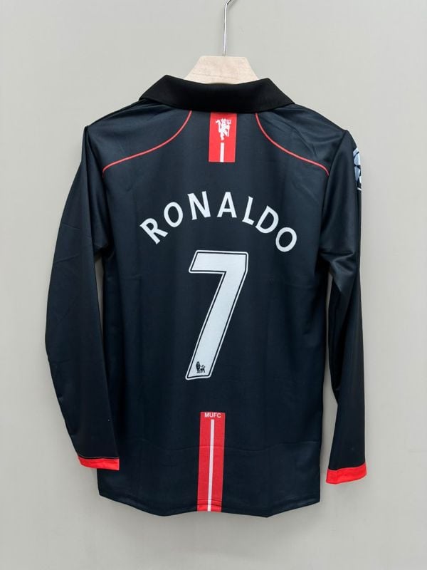 UNITED AIG BLACK  RETRO KIT 💫 
RONALDO⚡