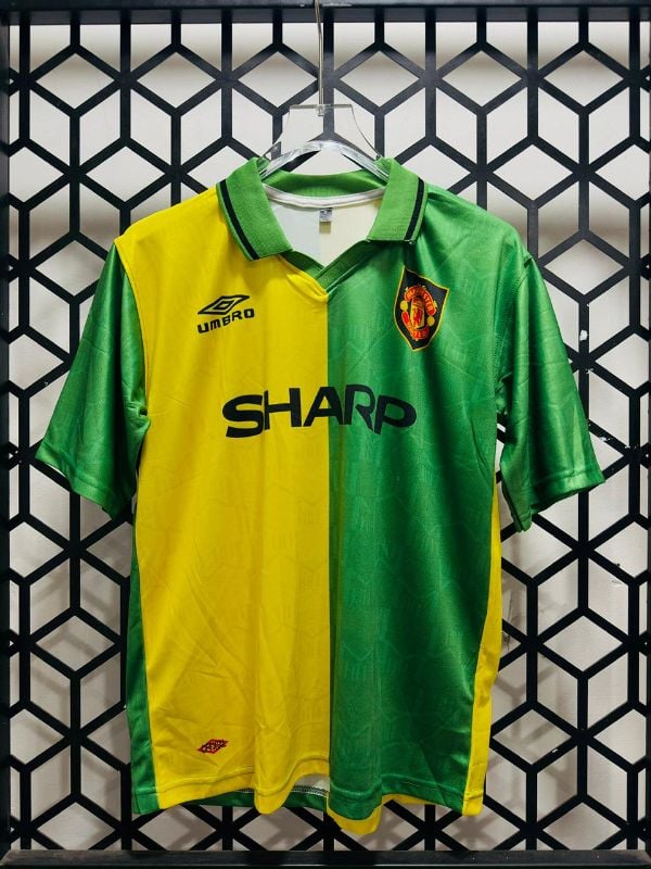 COLLAR SUBLIMATION FIVESLEEV 
UNITED AWAY KIT
CANTONA7️⃣✨