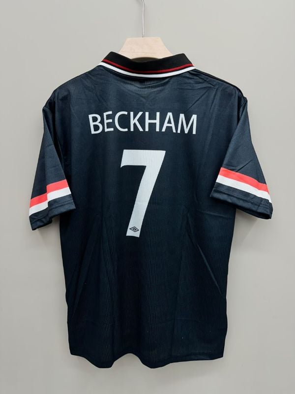 UNITED  97-98 AWAY RETRO KIT🌟
BECKHAM 7️⃣⚡
