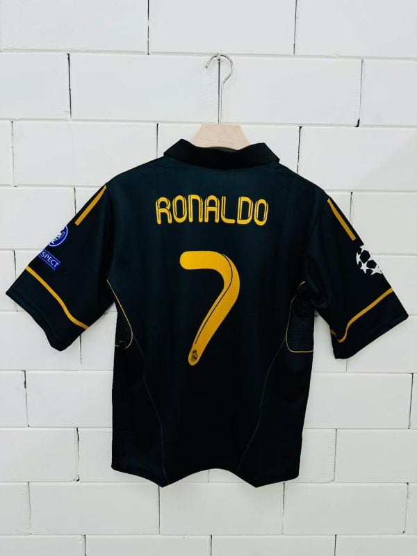 Real Madrid Black Football Jersey – Ronaldo 7️⃣