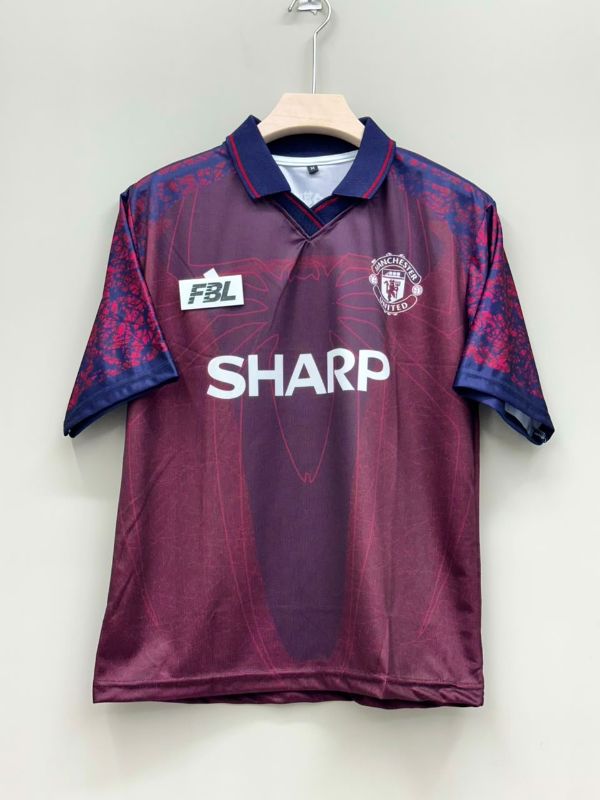 UNITED  X SPIDER  RETRO KIT 🌟
BECKAM 7️⃣⚡