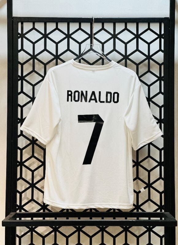 MARS POLL RONALDO7⃣✨
REAL EDITION