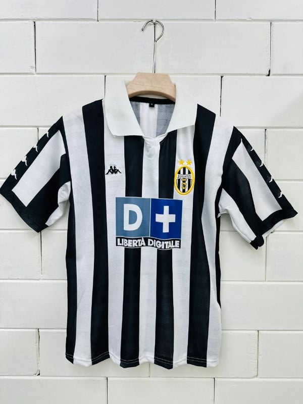 Juventus Home Football Jersey – Zidane 2️⃣1️⃣