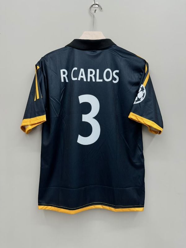 REAL MADRID RETRO KIT✨
R CARLOS 3️⃣ ⚡