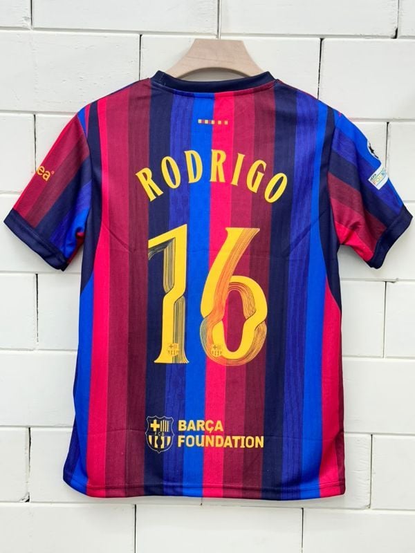 BARCELONA 1ST 2026-27 KIT🌟
PLAYER-  RODRIGO 16  ✨