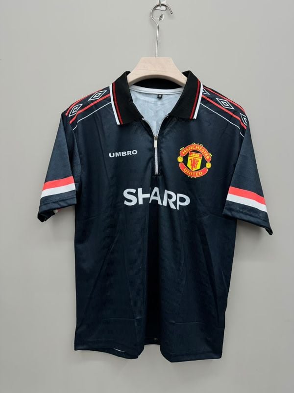 UNITED  97-98 AWAY RETRO KIT🌟
BECKHAM 7️⃣⚡