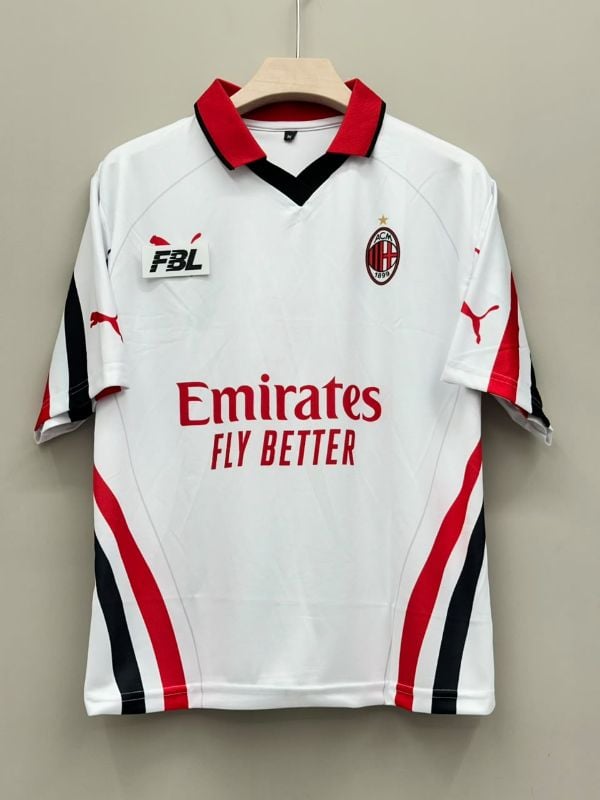 AC MILAN RETRO KIT ✨
MALDINI 3️⃣⚡