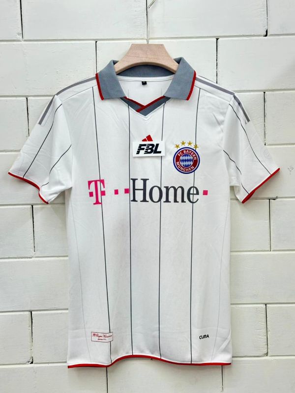HALF SLEEVE EMBROIDERY 
MASTER COPY BAYERN MUNCHEN FANTASY KIT🌟  PLAYER-ROBBEN 🔟