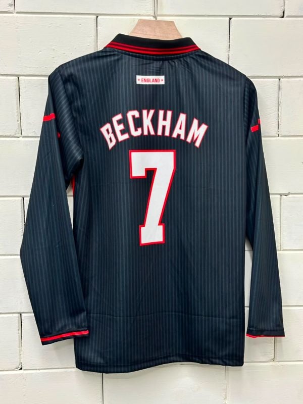 JS ENGLAND  VINTAGE KIT
PLAYER- BECKHAM 7️⃣ ✨