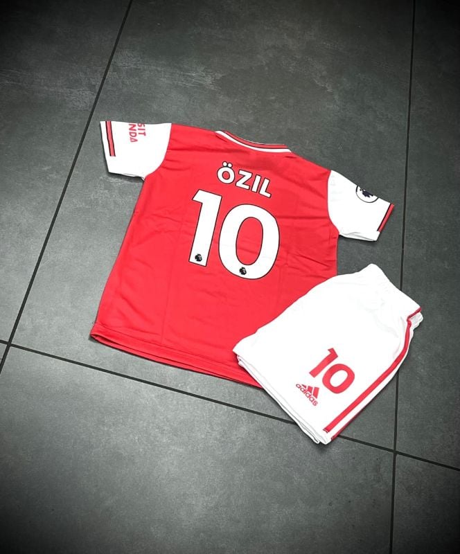 KIDS SET 
ARSENAL KIT
OZIL🔟✨