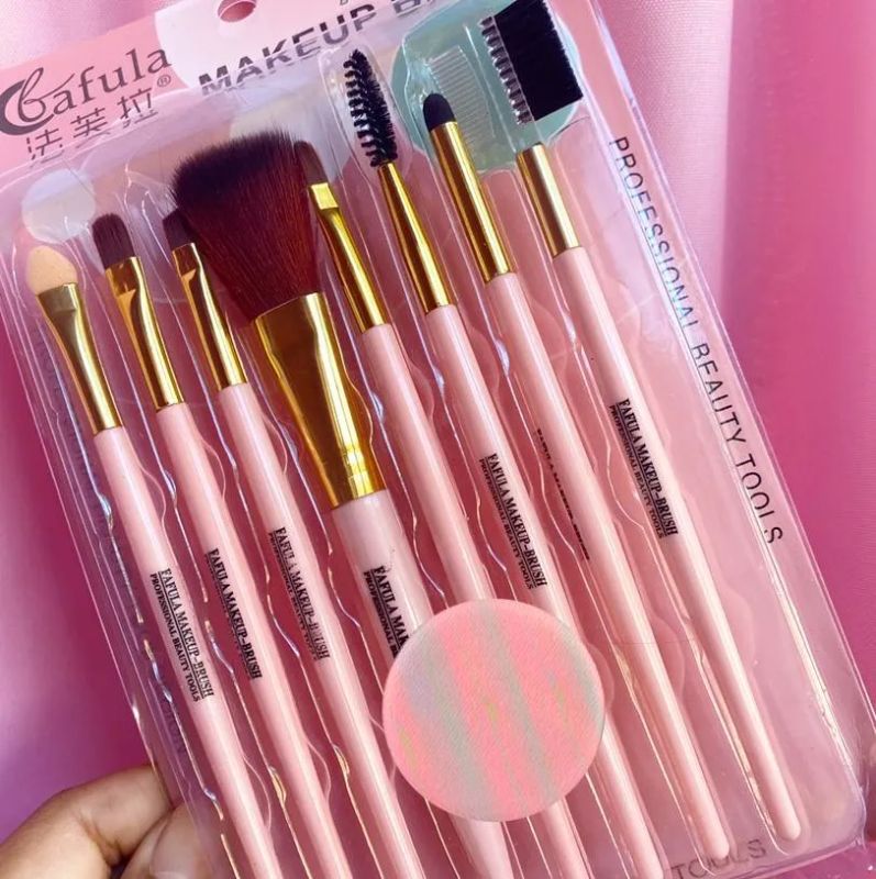 Perfect Makeup Accessory, Eye Makeup, For Practicing Makeup, Contouring, Blending, Makeup Foundation, Makeup Concealer
•  Package Includes: 8 x Makeup Brush
•  Note: Before using any new cosmetic