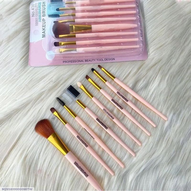Perfect Makeup Accessory, Eye Makeup, For Practicing Makeup, Contouring, Blending, Makeup Foundation, Makeup Concealer
• Package Includes: 8 x Makeup Brush
• Note: Before using any new cosmetic