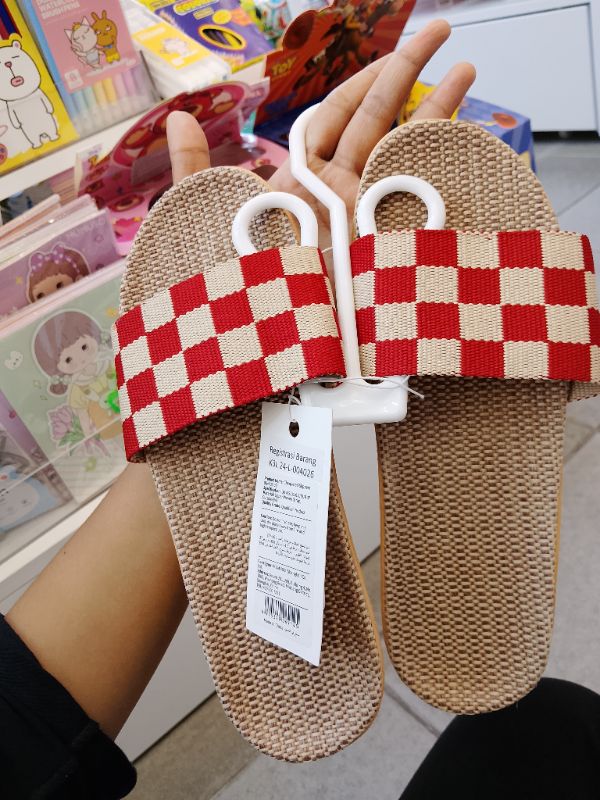 Sandal Selop Motif Kotak Kotak - Merah 36/37