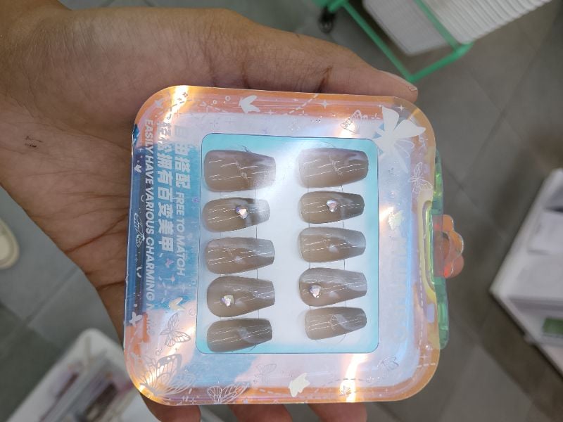 Kuku palsu ujung jari kotak ajaib MUMUSO-Wanita cantik