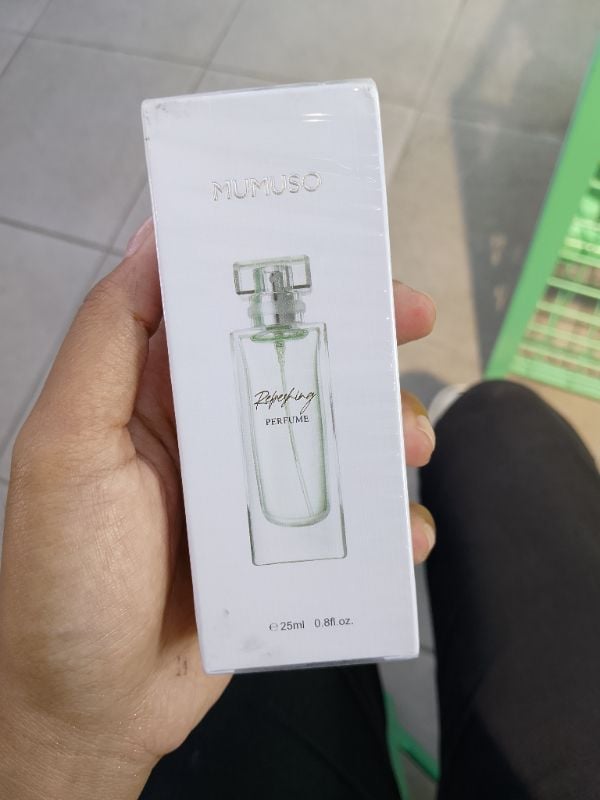 PARFUM YANG MENYEGARKAN (TEH HIJAU)