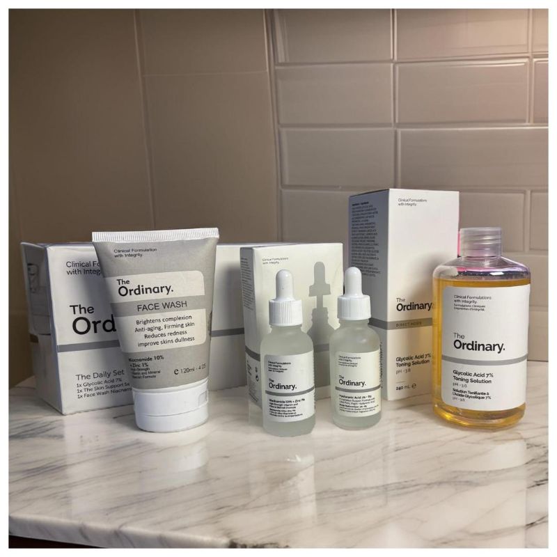 4 in 1 Skincare Bundle – 4 Pcs Glycolic Acid, Face Wash, Niacinamide & Hyaluronic Acid Serum