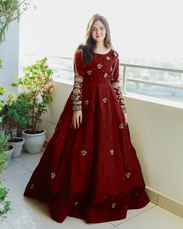 2 Pcs Women's Stitched Chiffon Sequins Embroidered Maxi Suit