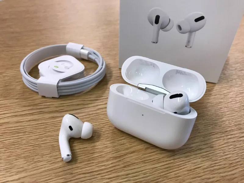 White Airpods with Long-Lasting Battery and Fast Charge - 1 Pcs